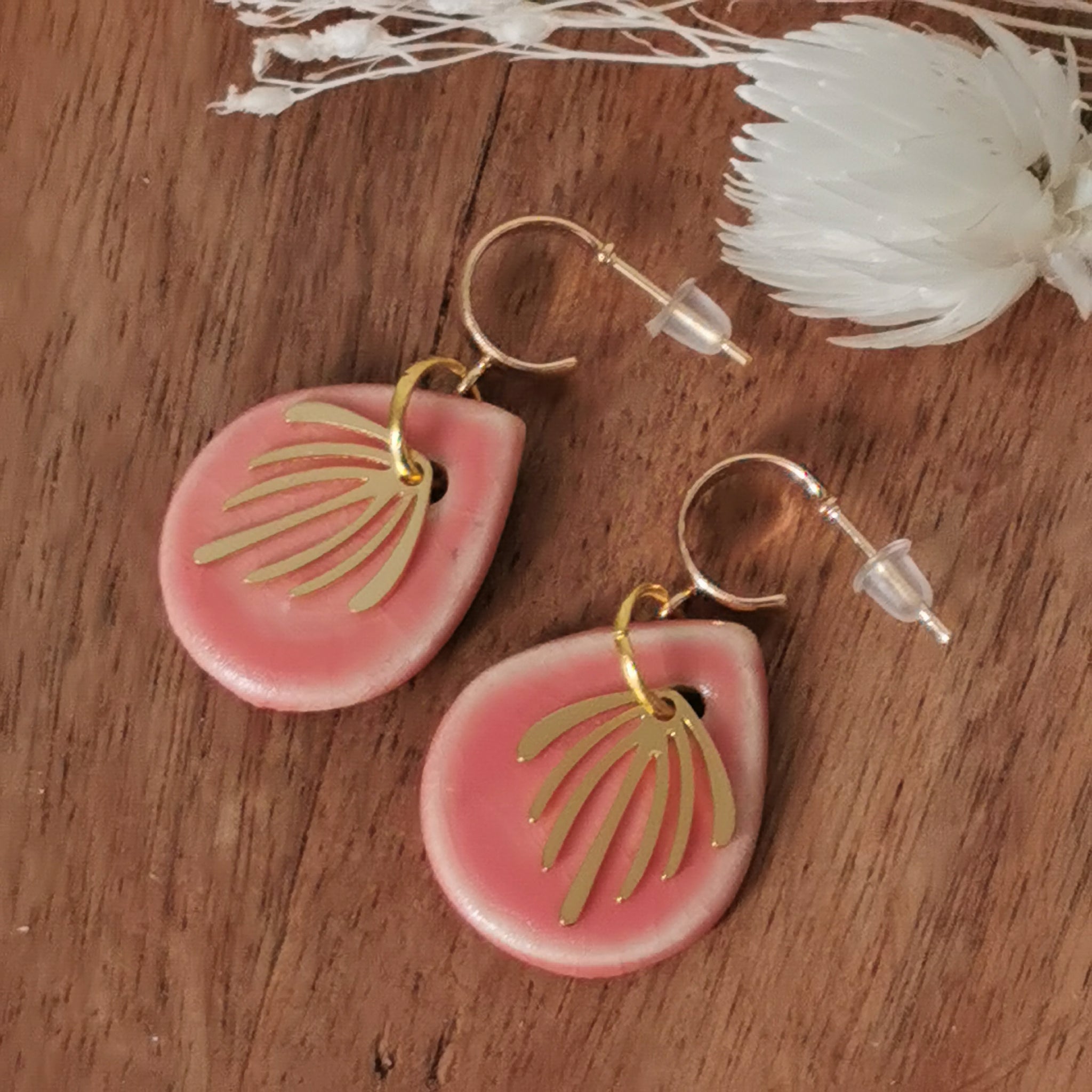 Boucles d'oreilles gouttes roses