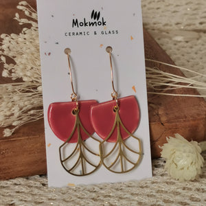 Boucles d'oreilles demi cercles framboise