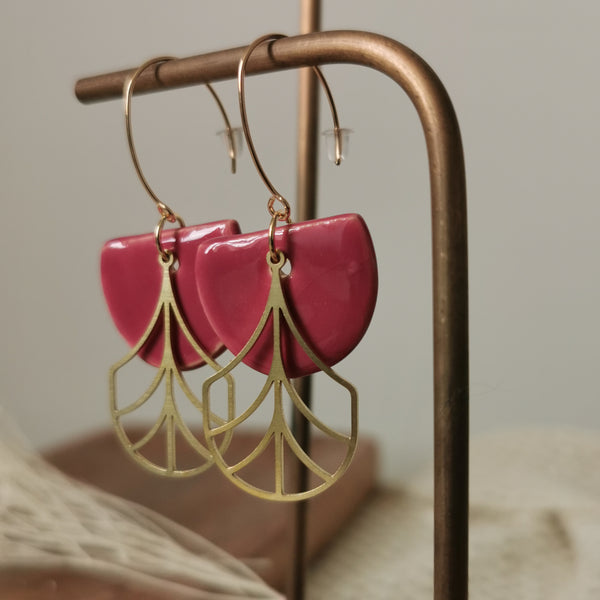 Boucles d'oreilles demi cercles framboise