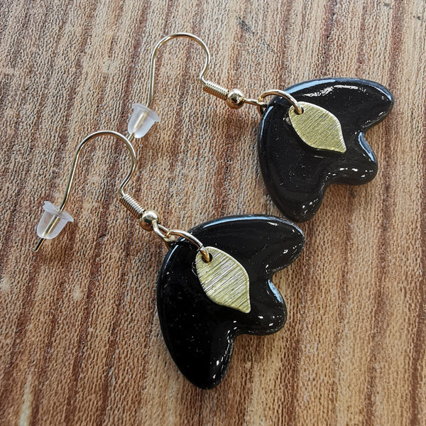 Boucles d'oreilles feuilles noires