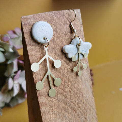 Boucles d'oreilles dépareillées