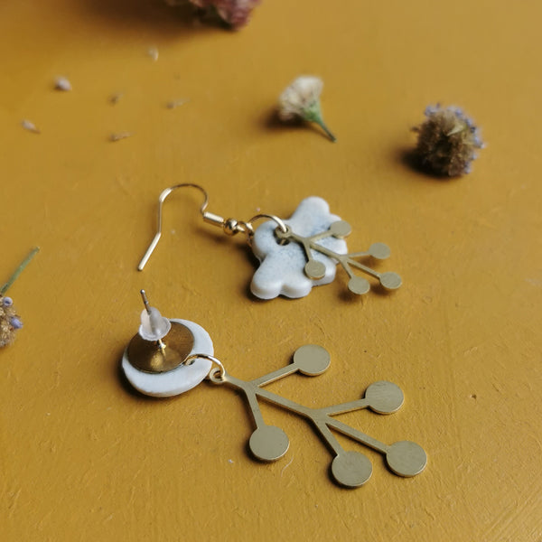 Boucles d'oreilles dépareillées