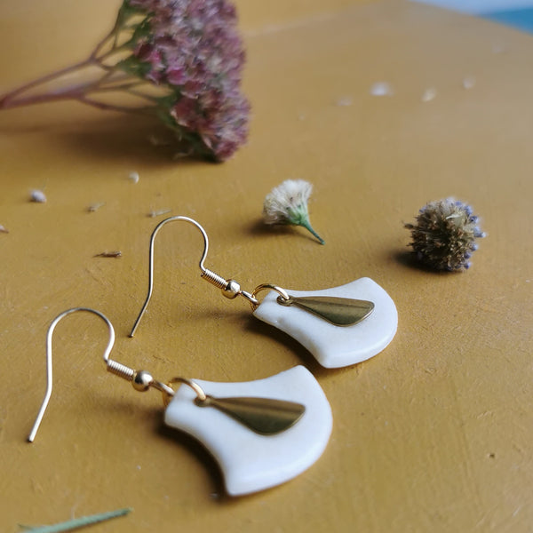 Boucles d'oreilles trapèzes blancs