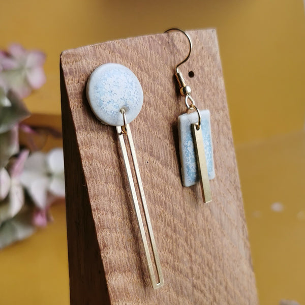 Boucles d'oreilles dépareillées