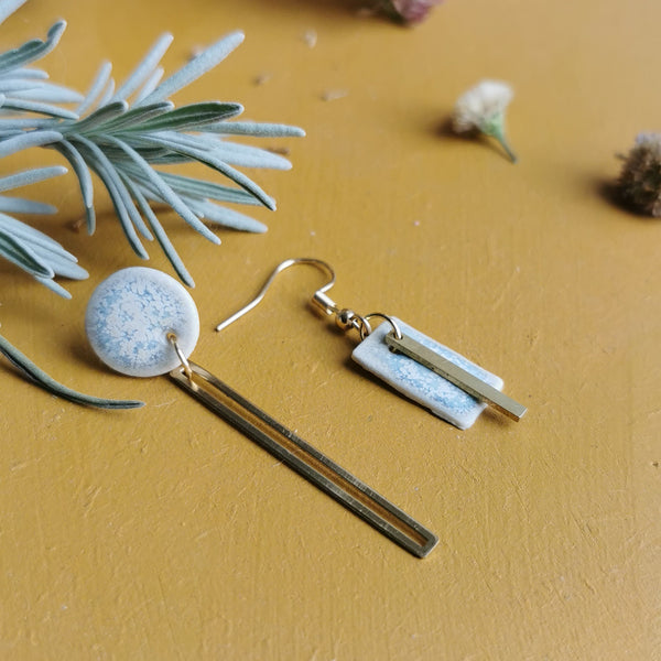 Boucles d'oreilles dépareillées