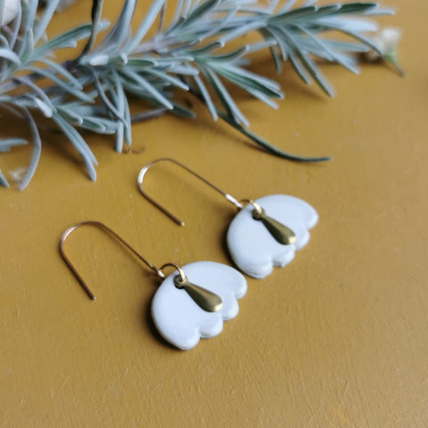 Boucles d'oreilles coquillages blancs