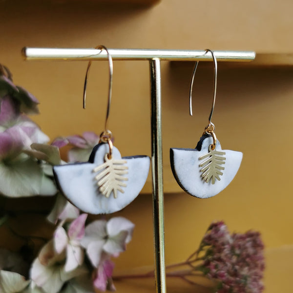 Boucles d'oreilles navettes blanches