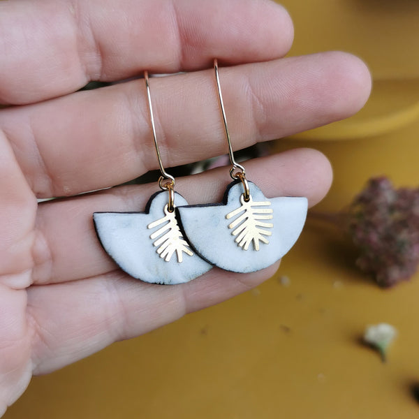 Boucles d'oreilles navettes blanches