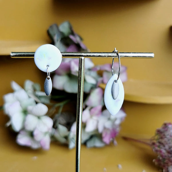 Boucles d'oreilles dépareillées