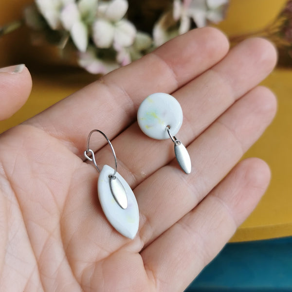 Boucles d'oreilles dépareillées