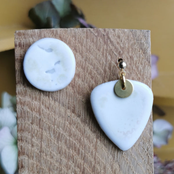 Boucles d'oreilles dépareillées