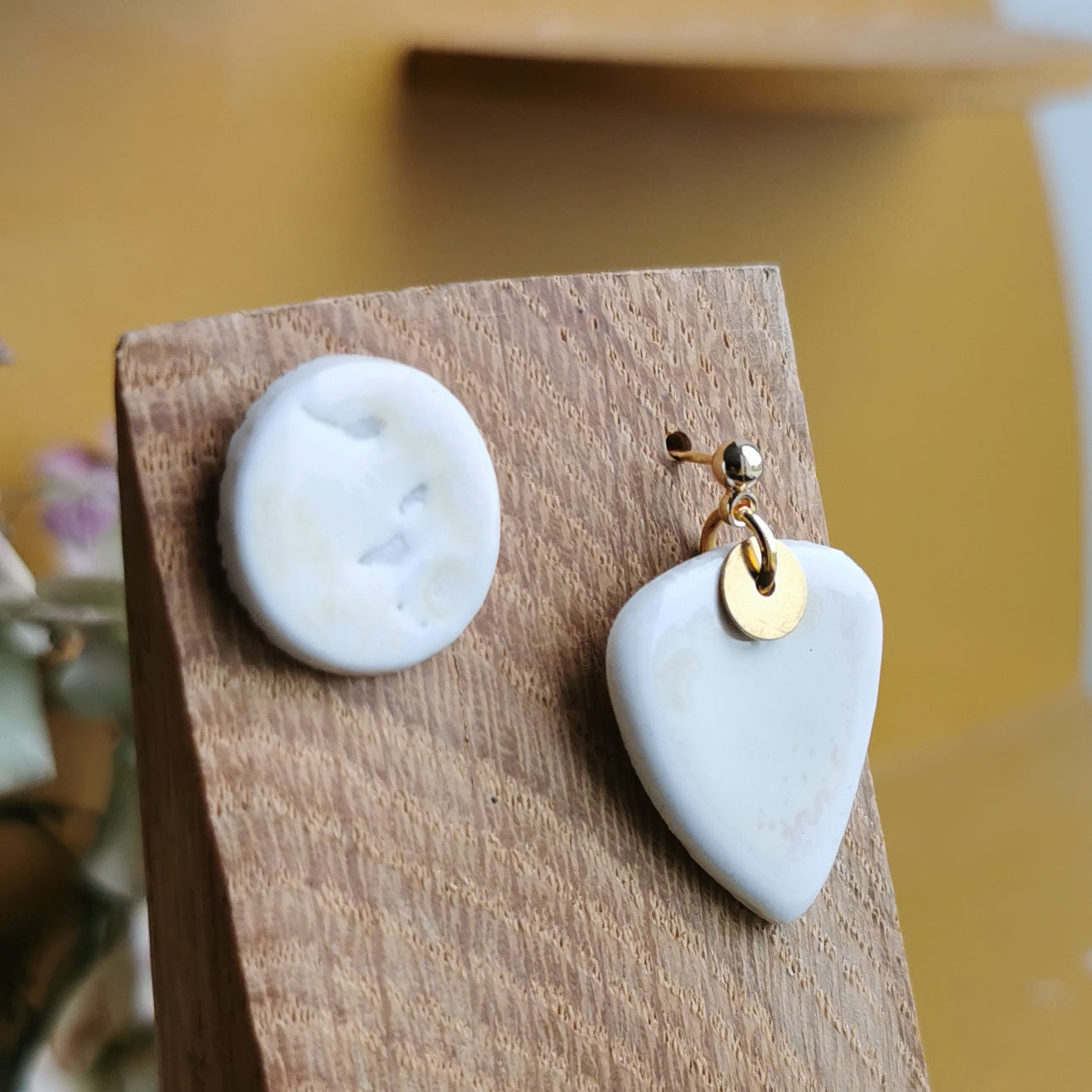 Boucles d'oreilles dépareillées