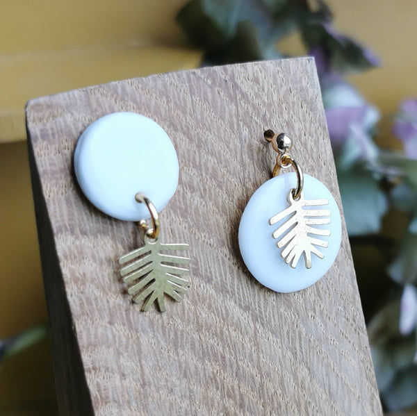 Boucles d'oreilles dépareillées