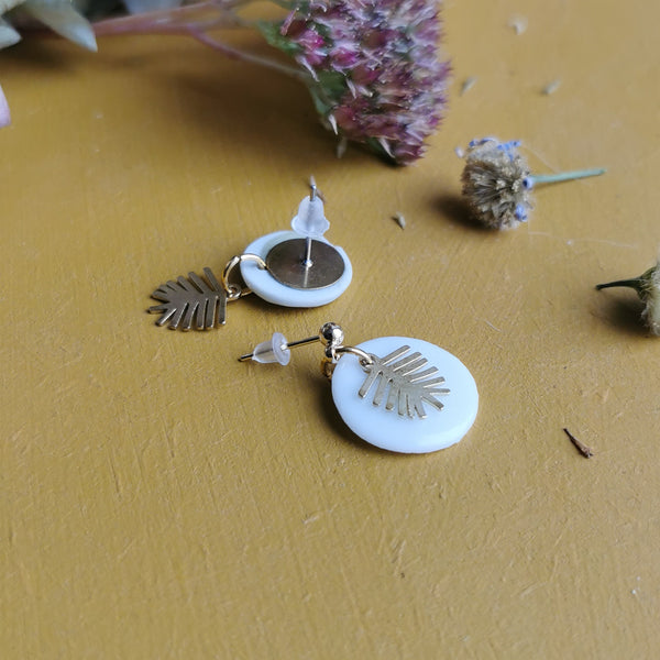 Boucles d'oreilles dépareillées